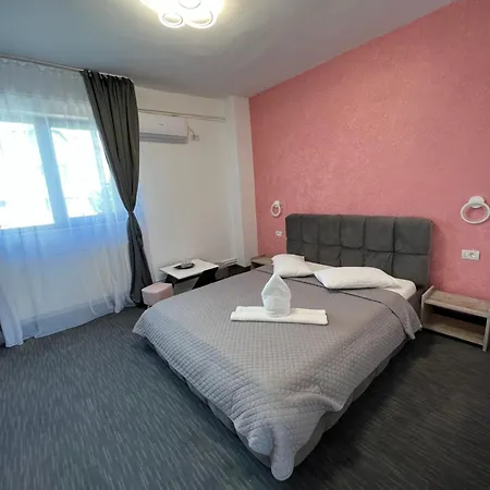 Hotel Hama *